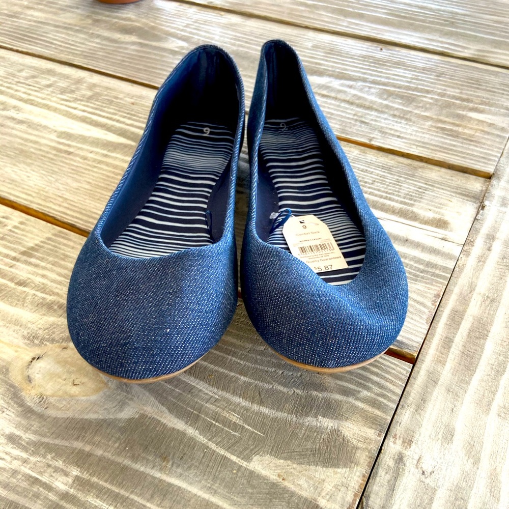 Women’s Jean Flats